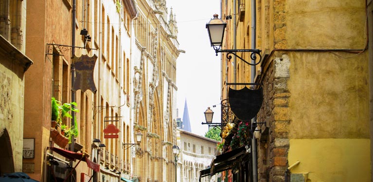 Discover the french regions with chauffeur Avis Chauffeur